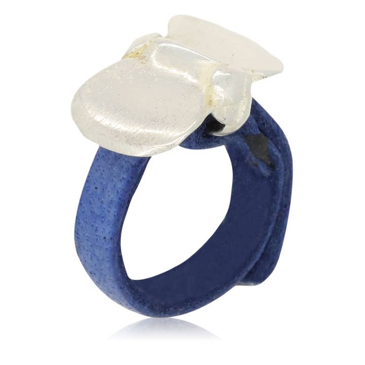 Leather and silver plated ring “bow” silver-blue for wholesale by Gloria Mago