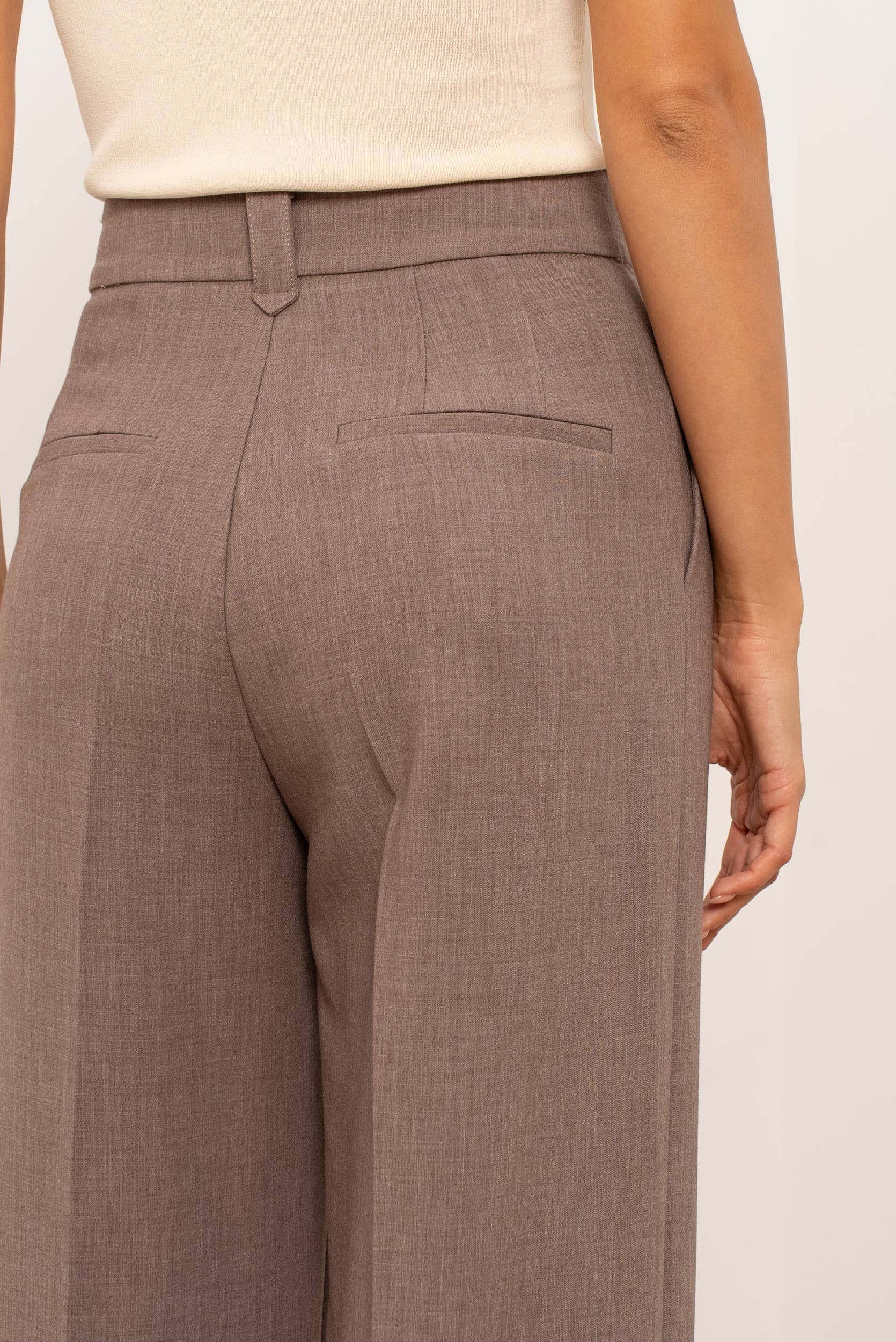 Attentif Paris - Vendita all'ingrosso Pantaloni eleganti - Donna - [Aura] Pantaloni ampi a vita alta con pinces49