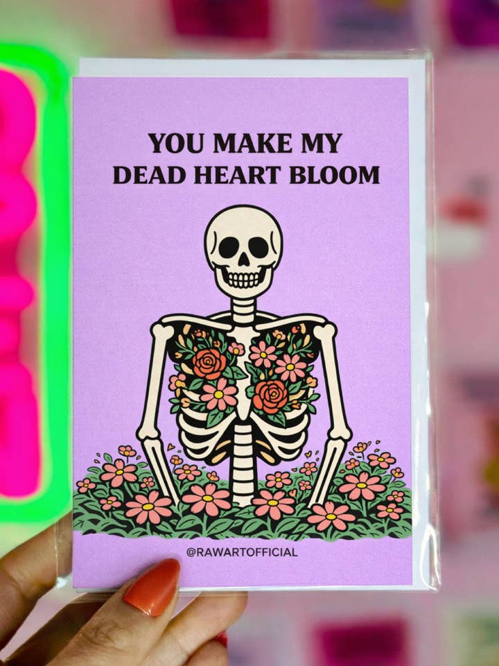 Carte d'anniversaire gothique : Amour de squelette effrayant, Romance de printemps pour la vente par Hot Mess Paper Co.