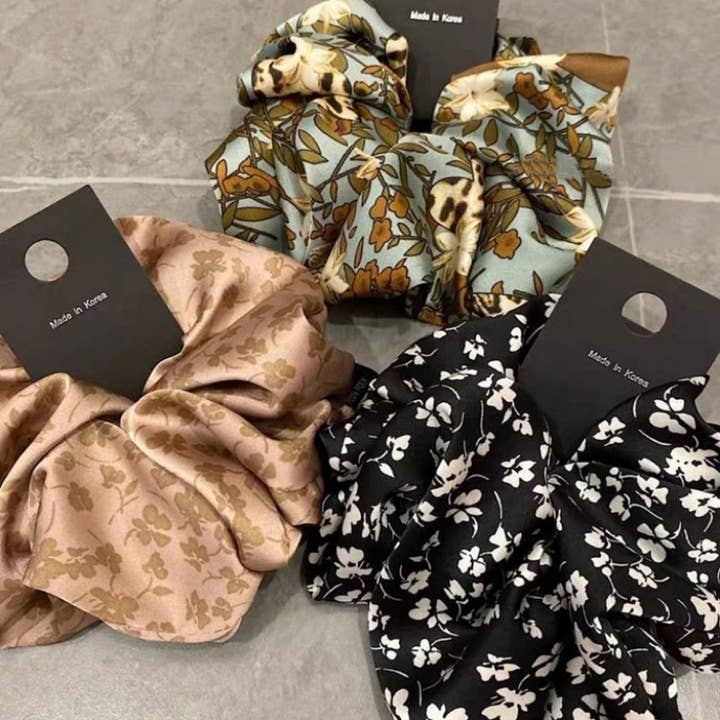 ACCITY - Wholesale Scrunchie - Women's - NEW RETRO GENTLE FLOWER HAIR SCRUNCHIES_CWAHA17413