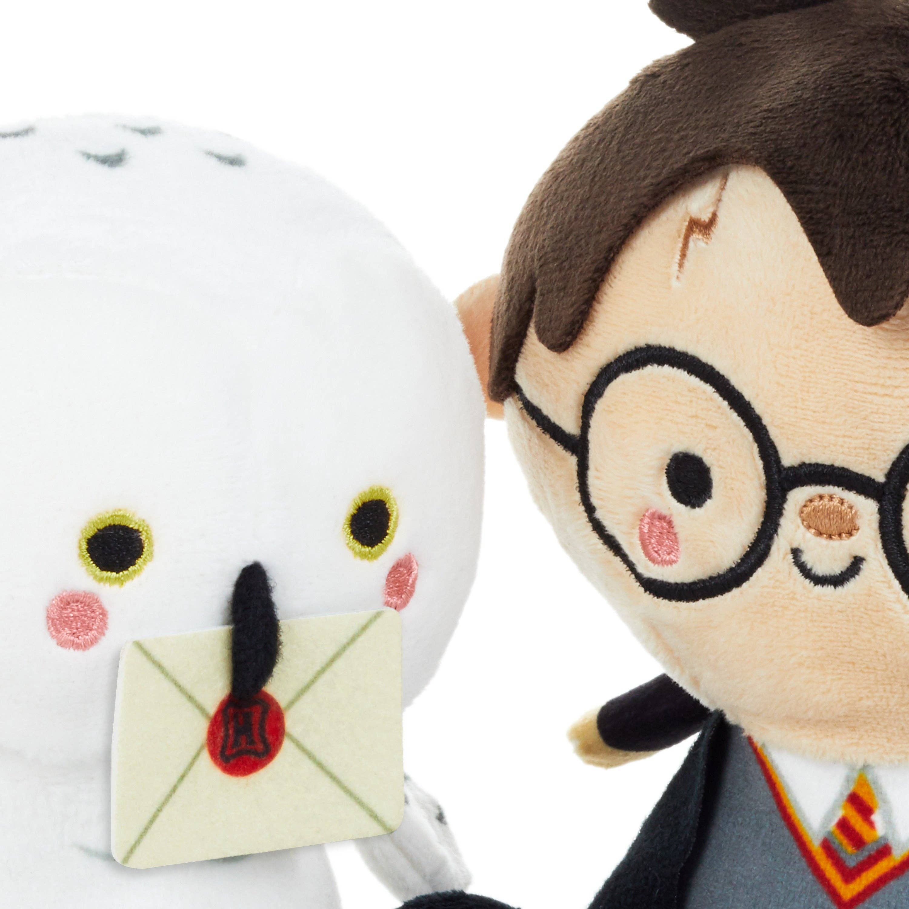 Hallmark – wholesale Stuffed/plush toy – Kids & baby – Bettertogether Harry Potter™ & Hedwig Magnetic Soft Toy Pair4