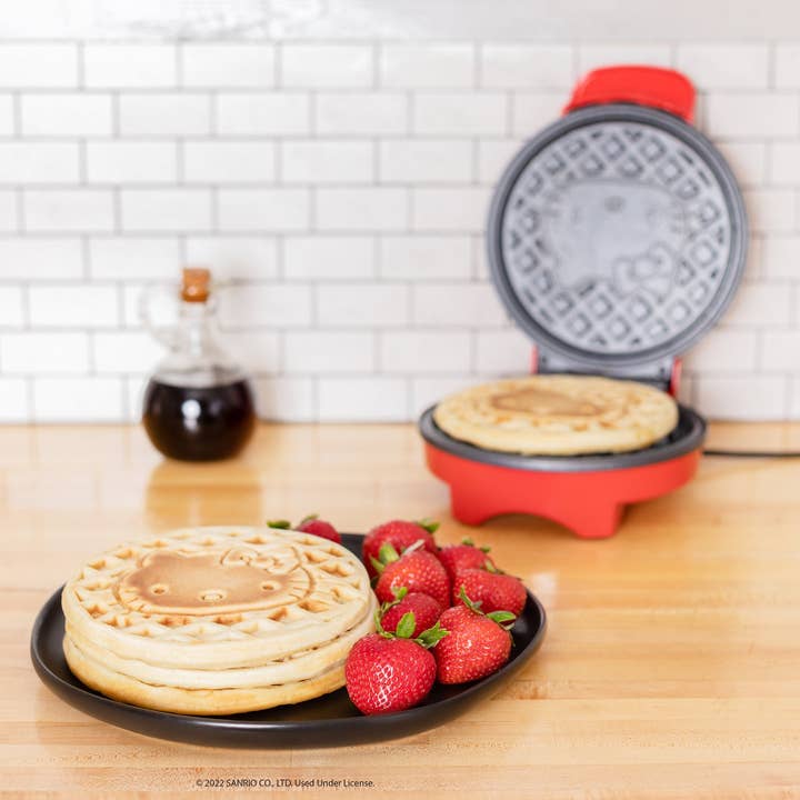 Uncanny Brands - Wholesale Kitchen Appliance - Uncanny Brands Hello Kitty Waffle Maker3