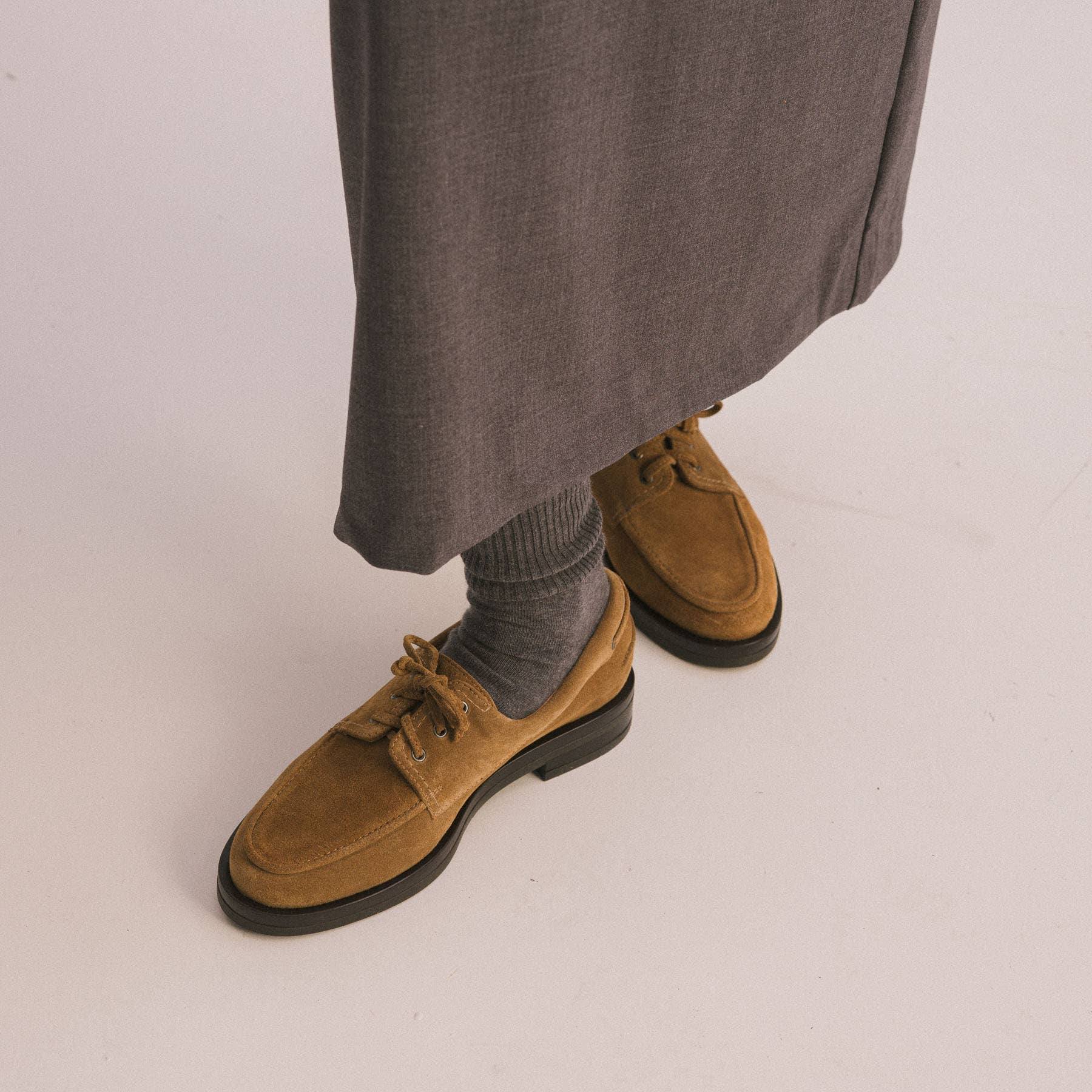 mokka Yacht Flats, soil velvet for wholesale on Faire1