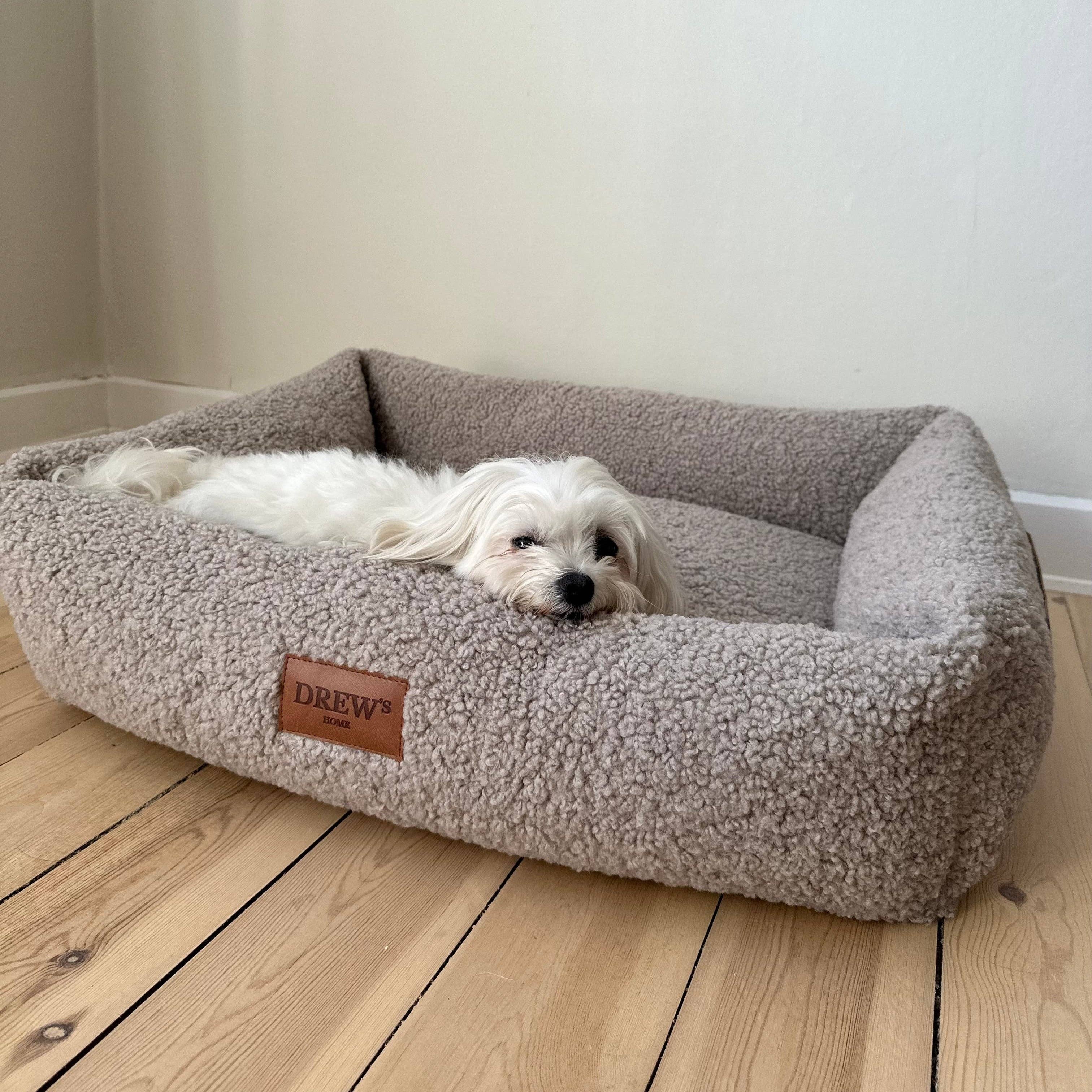 Taupe Nuna dog bed - Teddy soft & washable dog bed made of memory foam (taupe) for wholesale on Faire6