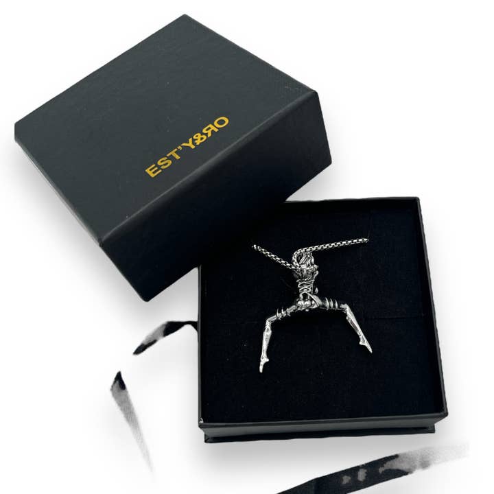 Kinky Pleasure - Vente Colliers à pendentif - Kinky Pleasure - T036 - Collier femme sexy jambes écartées en bondage2