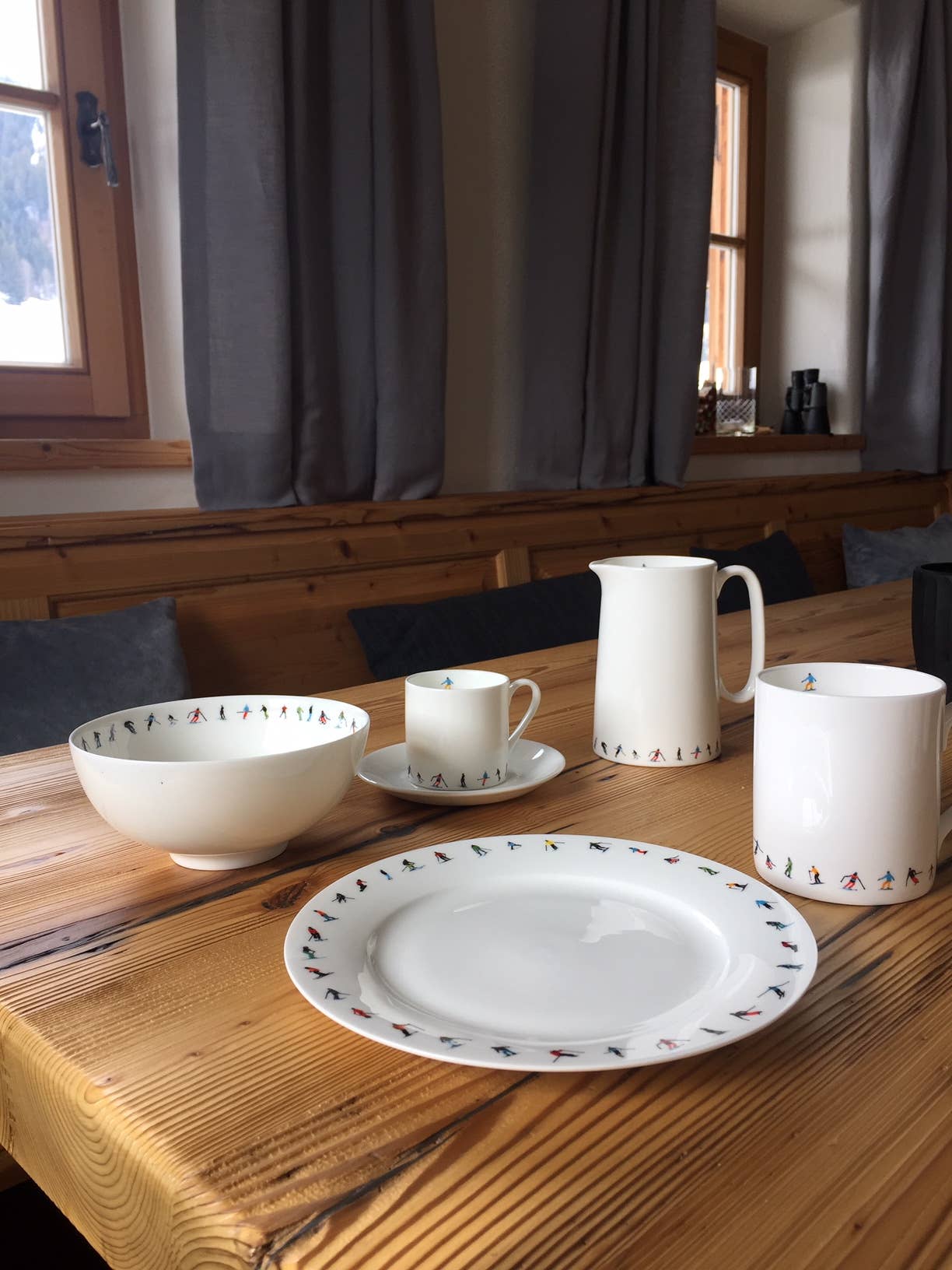 Powderhound - Wholesale Jug - POWDERHOUND MILK JUG SKI CHAIN1