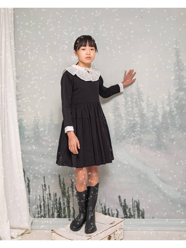 Cosmosophie - Wholesale Jurk - Kinderen - Yves zwarte jurk met grote witte kraag3