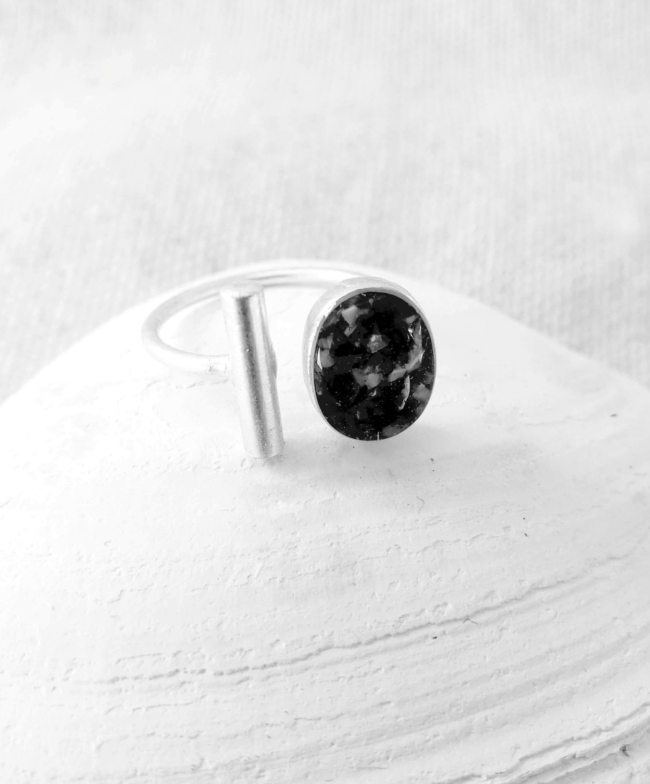 Maine Shellware - Wholesale Single Stone/Solitaire Ring - Antique Silver Oval Ring3