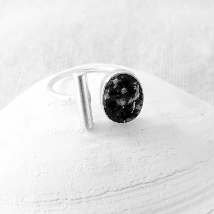 Maine Shellware - Wholesale Single Stone/Solitaire Ring - Antique Silver Oval Ring3