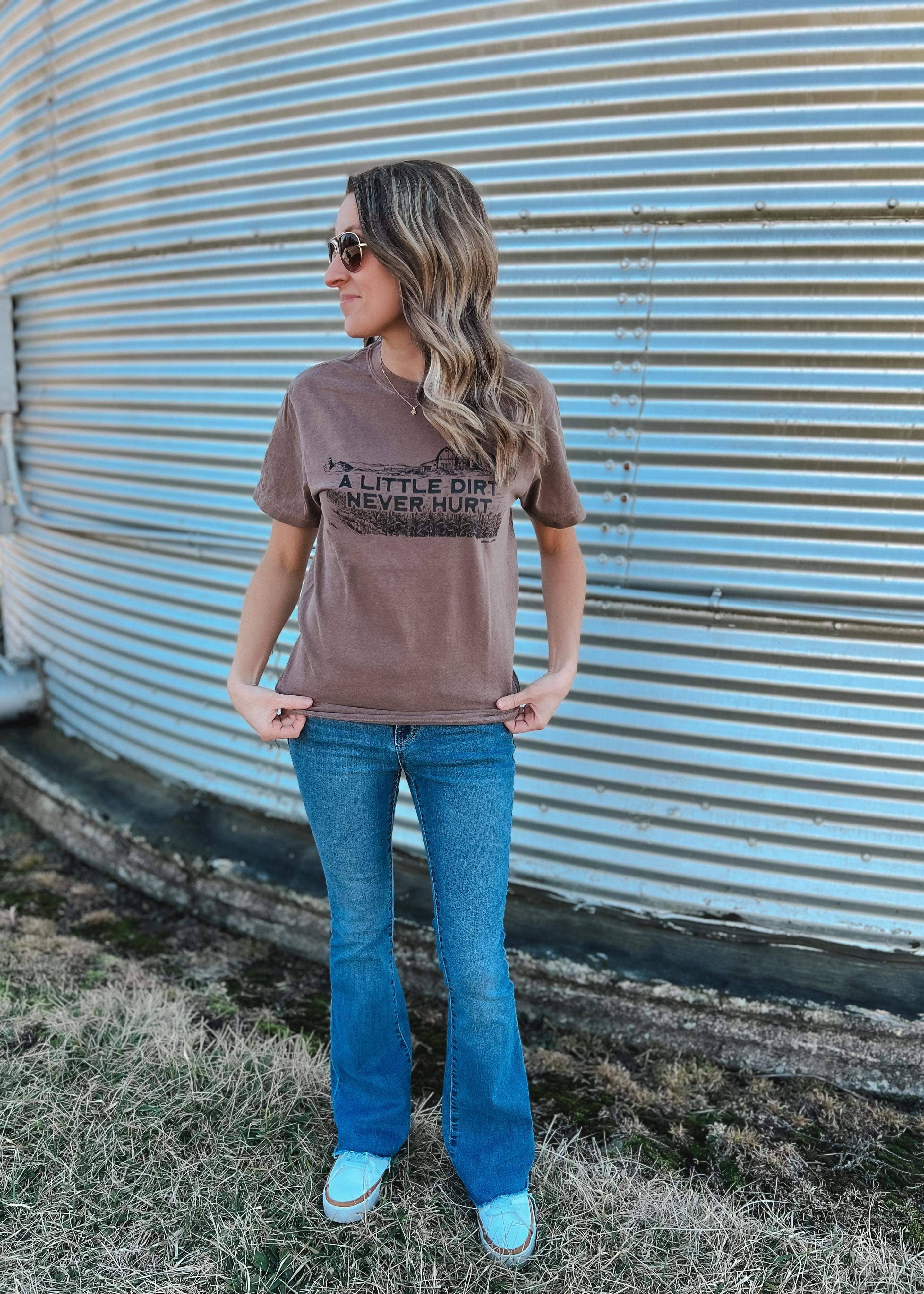 Espresso A LITTLE DIRT NEVER HURT - T-shirt illustré en vente sur Faire2