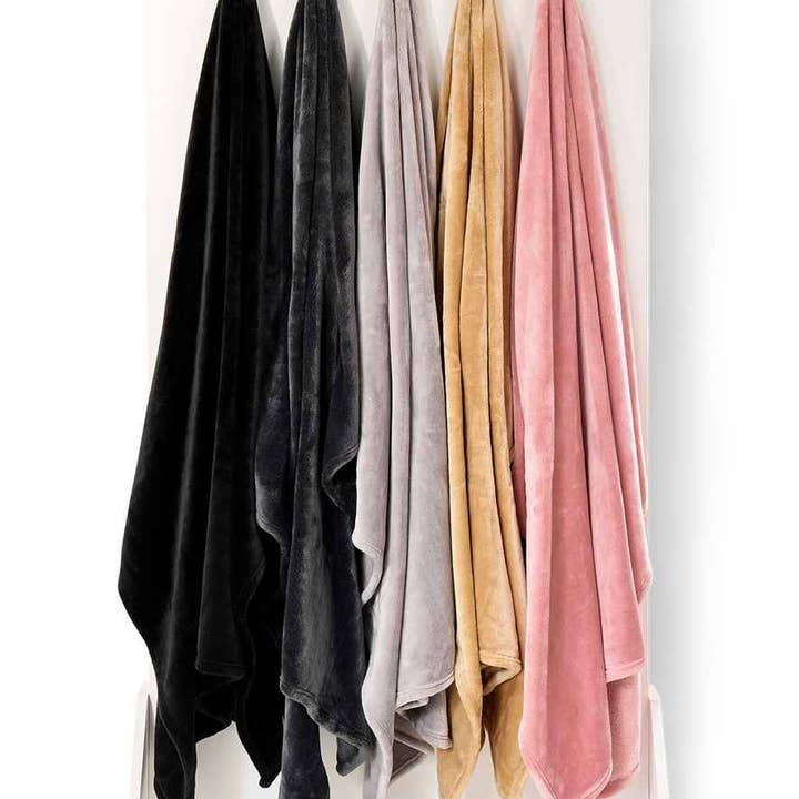 Pierre Francis – wholesale Throw blanket – Brand Lab - Large Plush Fleece Blanket4