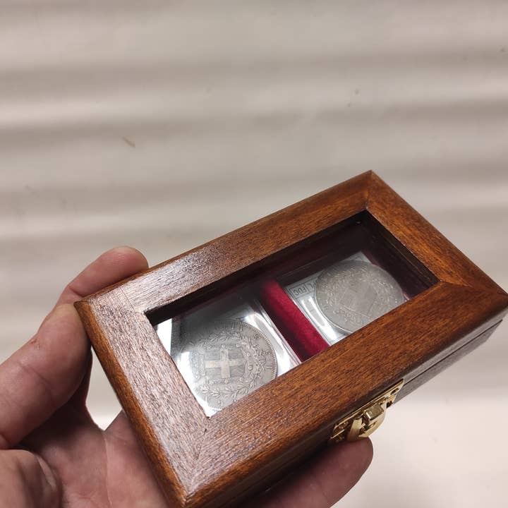 Wooden and glass box for coins and medals for wholesale by Coins&More