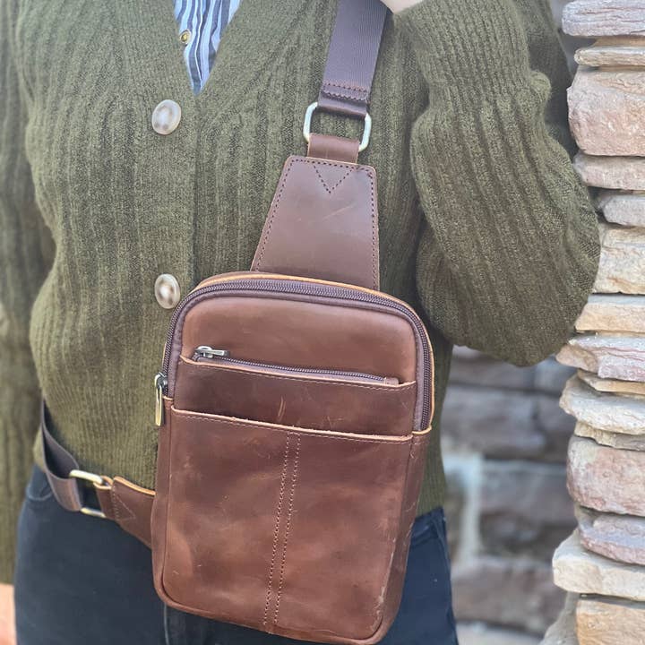 Roma Leathers, Inc. - Wholesale Crossbody Bag - Unisex - W015 Unisex crazy horse Leather Crossbody Bag Travel Bag