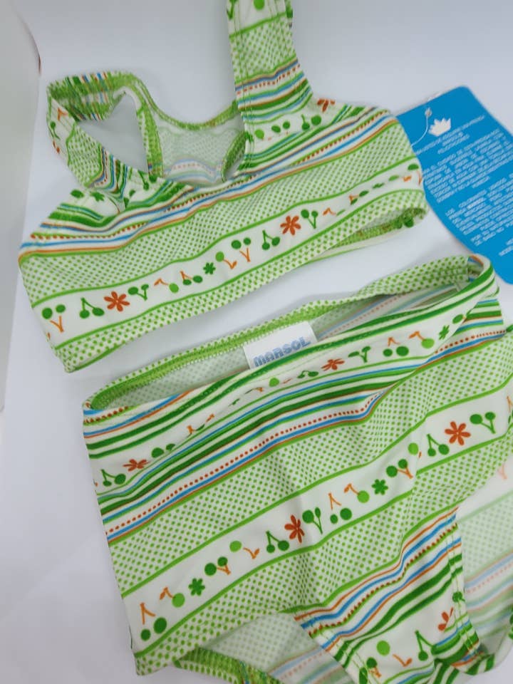 Traje de baño Tankini verde para niños pequeños, cerezas, lunares y rayas para venta al por mayor de Sassy Bubbles