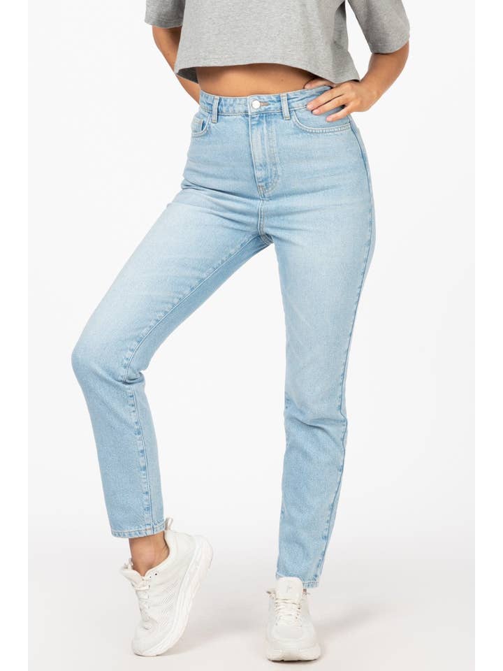 Famme – Engroshandel Jeans - Dame – Højttaljede mom-jeans med lige ben til kvinder3