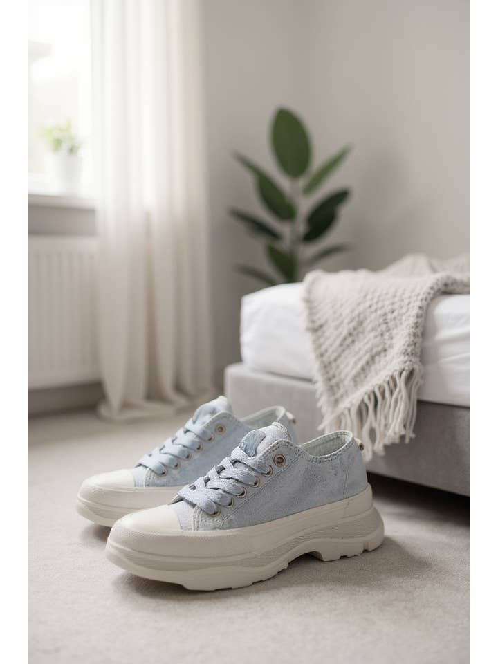 A Woman we Love - Wholesale Lifestyle trainers – Women′s - Low-Top Unisex Sneakers – Gray5