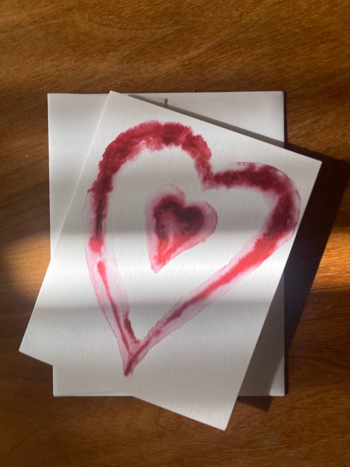 Carte de Saint-Valentin cœur aquarelle 4 x 5" lin pour la vente par Studio Over Easy