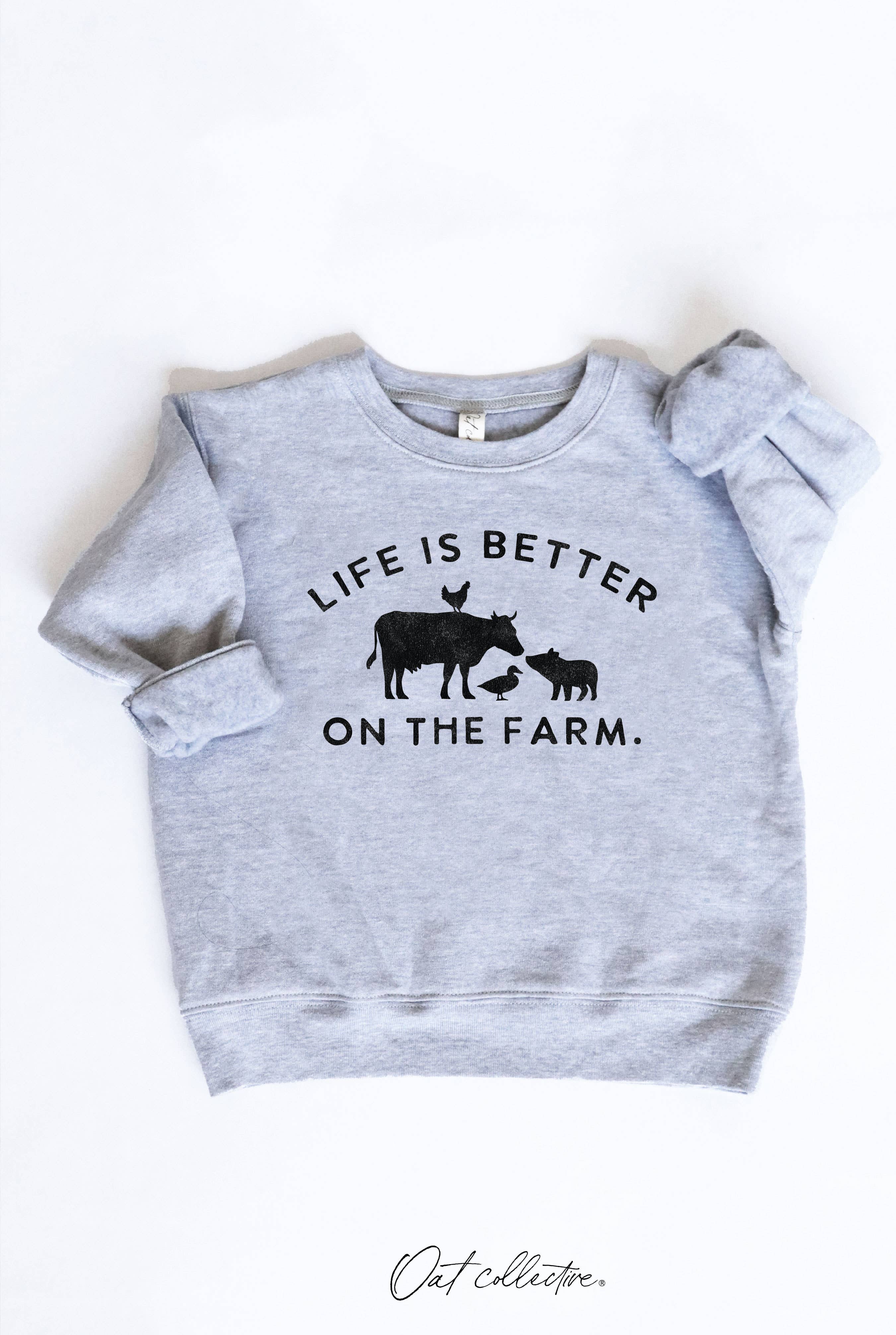 OAT COLLECTIVE – wholesale Sweatshirt - Barn – LIVET ÄR BÄTTRE PÅ GÅRDEN Unisex Grafisk Sweatshirt för Småbarn10