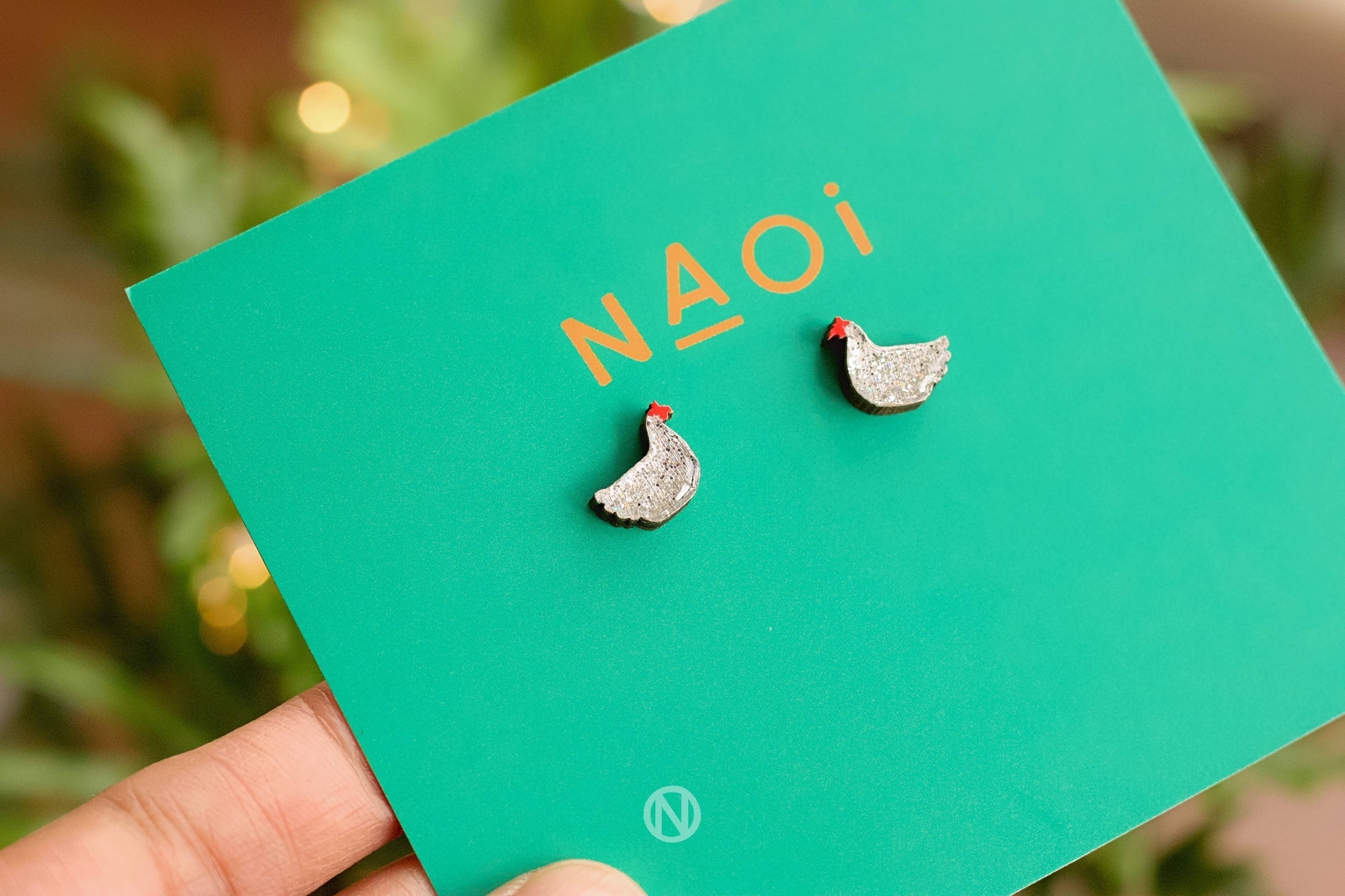 Naoi – wholesale Solitärörhängen – Chicken Stud Örhängen - Handgjorda på beställning1