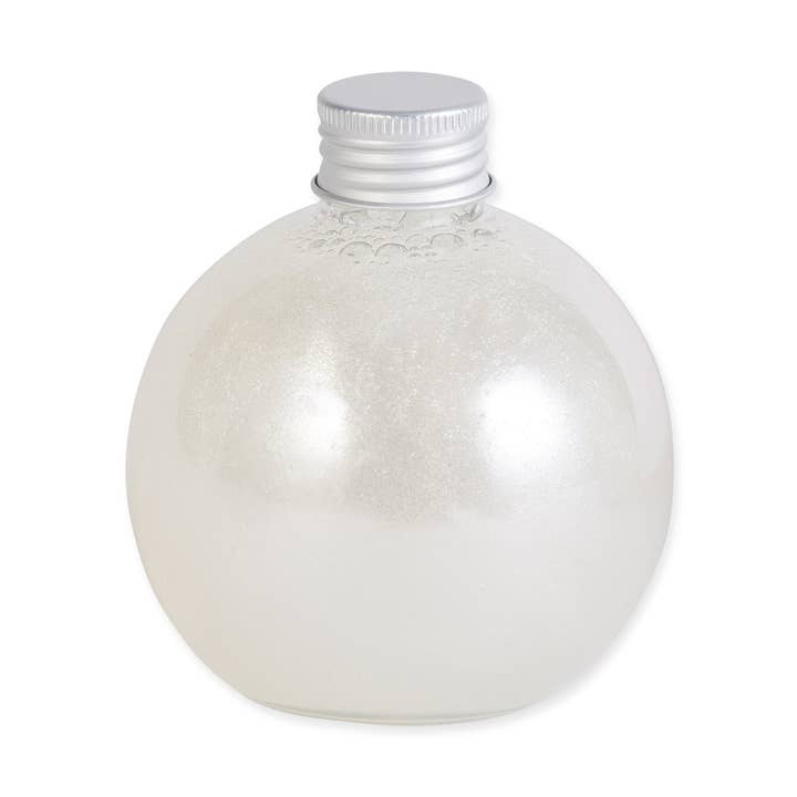 Via Mercato Winter Waterlily Bubbling Bath for wholesale by European Soaps