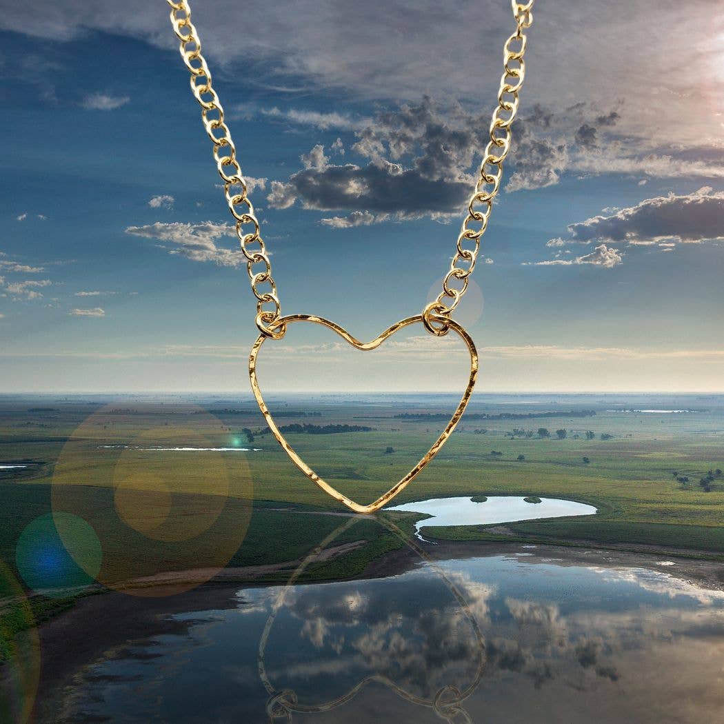 Dreamers of Dreams - Wholesale Pendant/Charm Necklace - Medium Gold Hammered Heart Necklace5