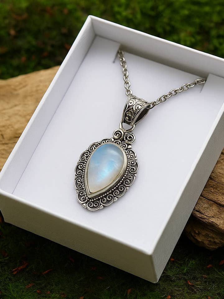 Collar de piedra lunar, collar de hada for wholesale by Wild & Free