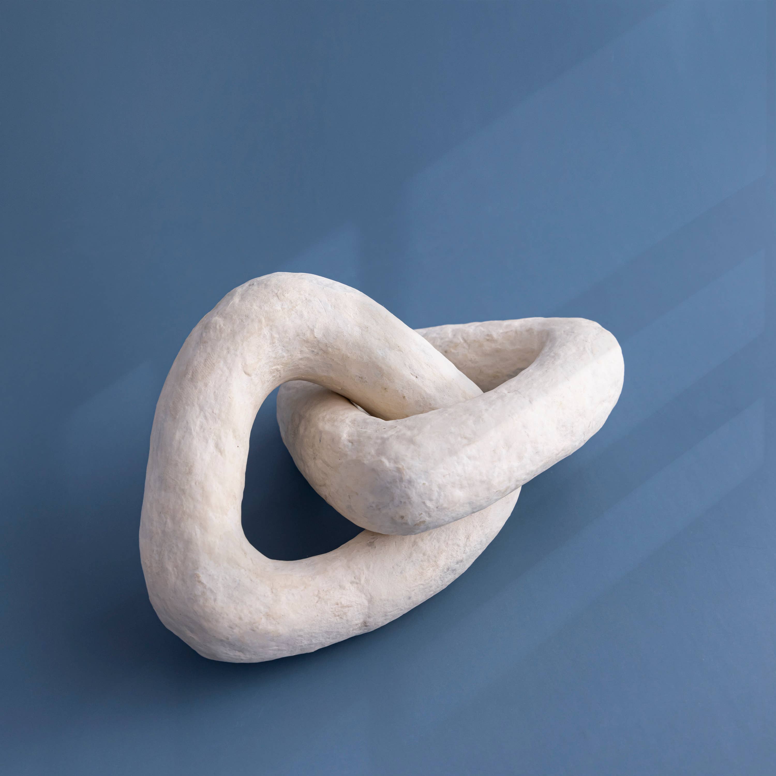 off white Paper Mache Chain Dia 6" & H 3" for wholesale on Faire9