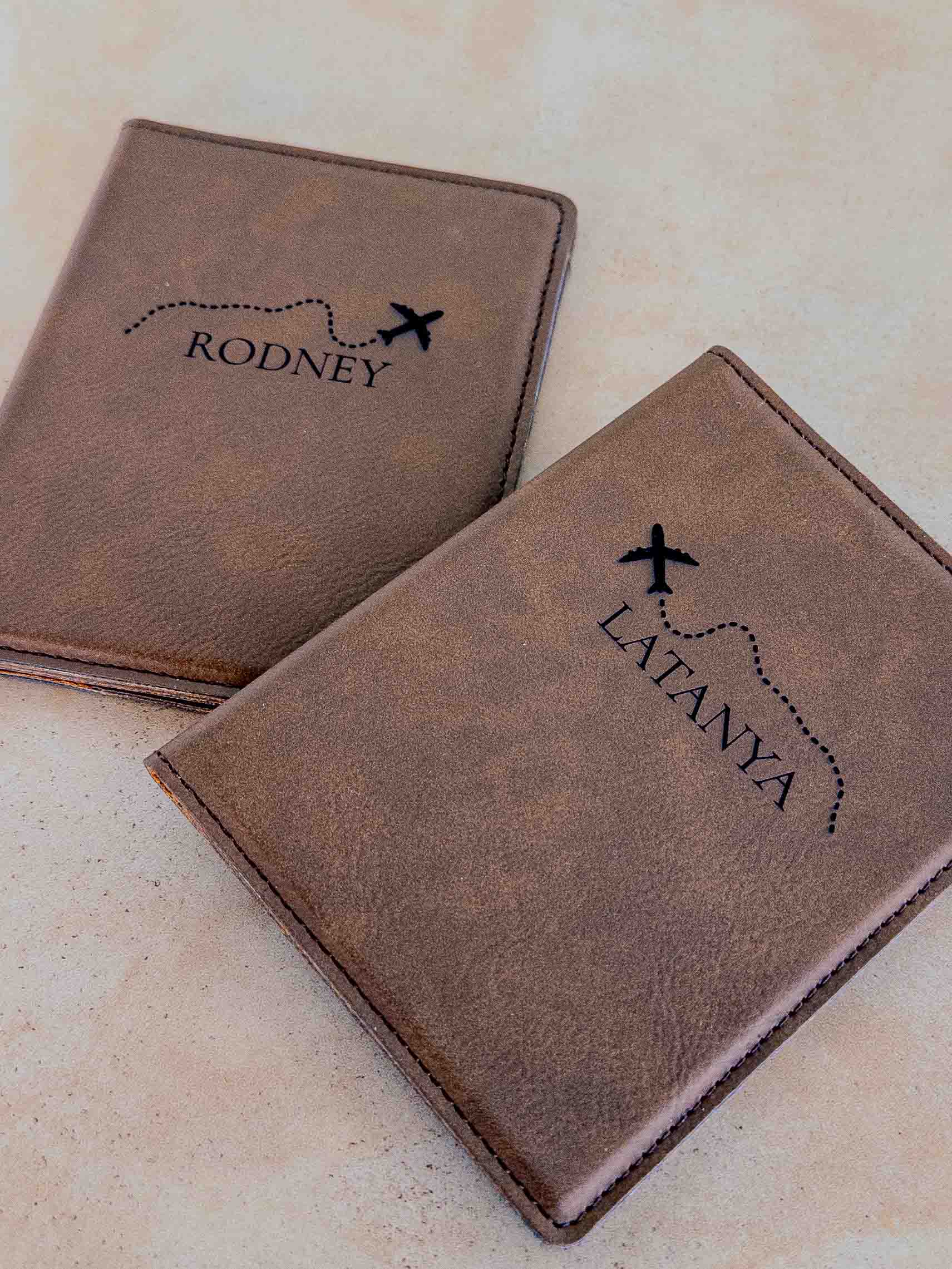 Kreadiv Gifts - Wholesale Passport Case - Unisex - Couple's Leatherette Passport Set1