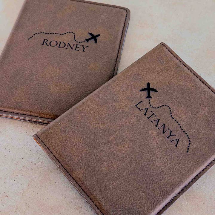 Kreadiv Gifts - Wholesale Passport Case - Unisex - Couple's Leatherette Passport Set1