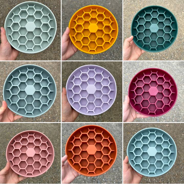 Langsamer Futternapf in Bienenwaben-Design für den Großhandel von Les Chiens D’abord