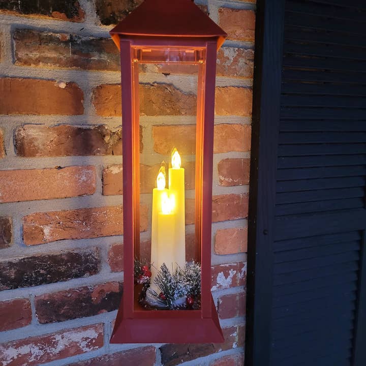 Green Pastures Wholesale - Vendita all'ingrosso Lanterne - Lanterna rossa con una o tre candele LED tremolanti