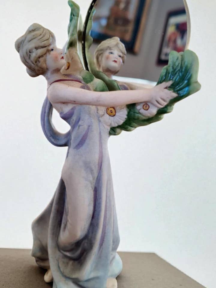 Fickspegel kvinnostatyett, Art Nouveau – keramik för wholesale av Art Déco Style