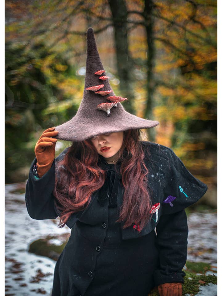 Costurero Real - Wholesale Costume - Women's - Witch hat with mushrooms amanita smahain Halloween costume