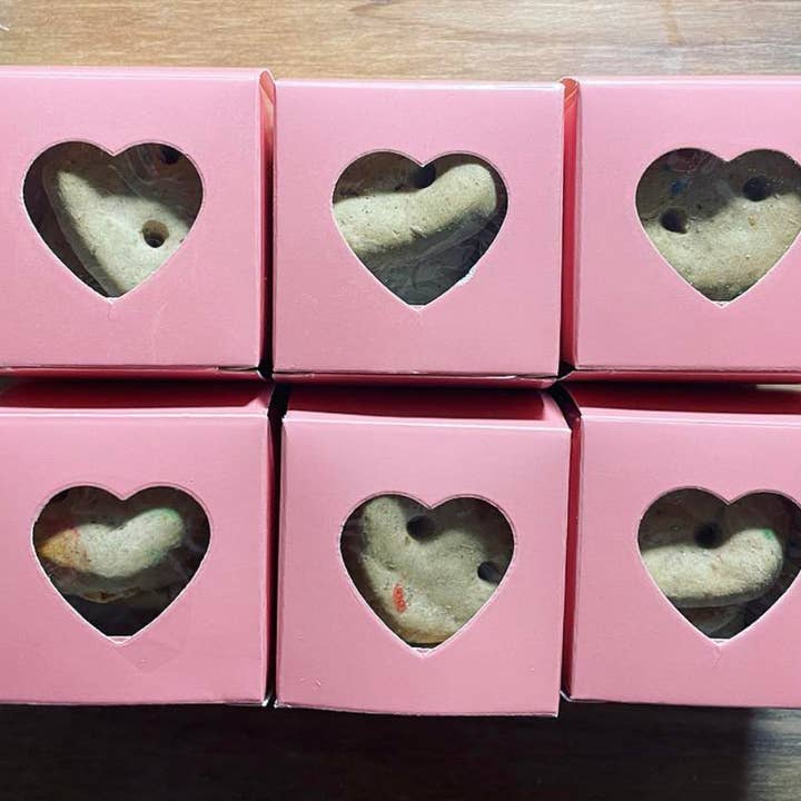 Bucho's Barkery - Wholesale Pet Treats - Dog - Sweet Heart Box