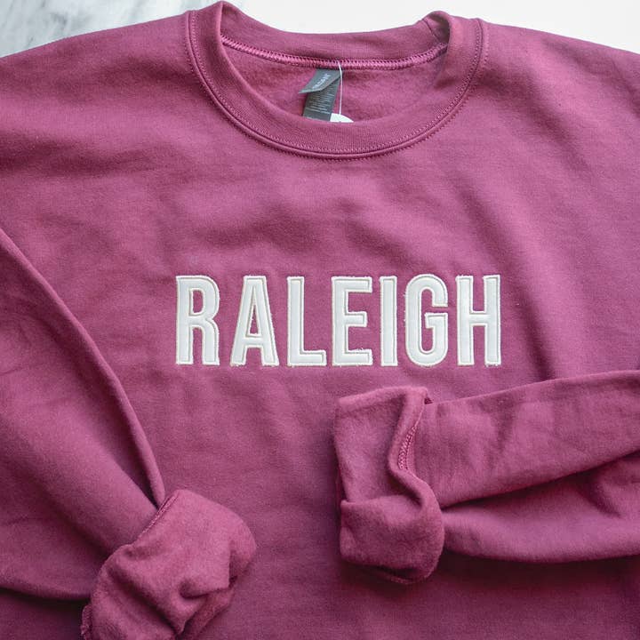 Sweat-shirts personnalisés avec appliqué pour la vente par Little L Designs