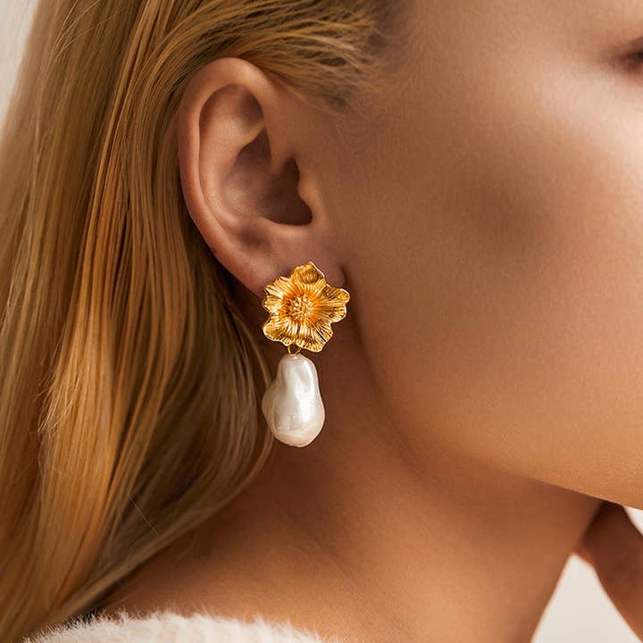 Oro Orecchini pendenti in perle con fiori vintage DPJE1273 in vendita all'ingrosso su Faire1