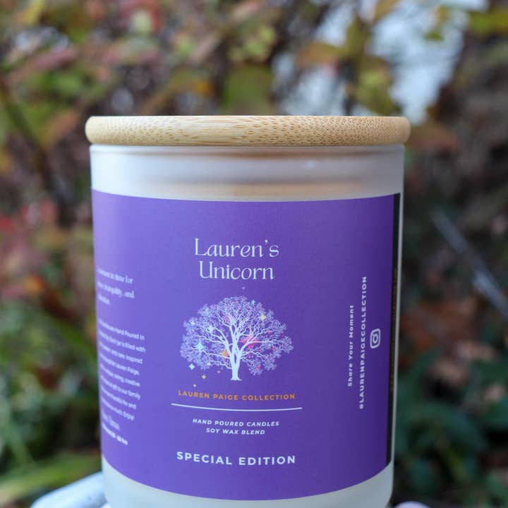 Lauren's Unicorn | 1a edizione | Candela in cera di soia | 12 oz. per la vendita all'ingrosso da parte di Lauren Paige Collection