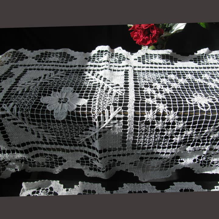 Eastern Sunrise Lace And Linens Inc. - Wholesale Table runner - Italian Tuscan Netting Lace Table Runners for Ambiance2