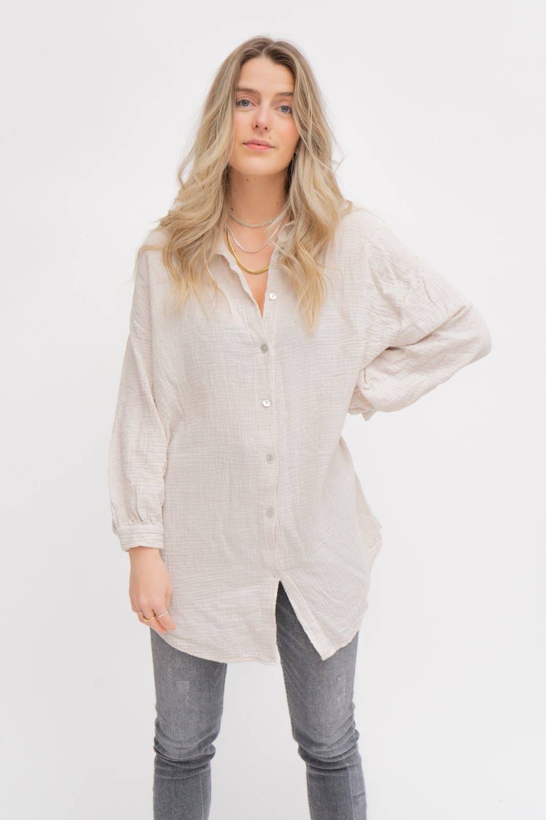 Wild Daisy - Wholesale Button Down Shirt - Women's - Oversized muslin shirt BONNIE in beige3
