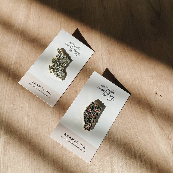 Natasha Vanderburg Co. - Wholesale Lapel Pin/Button - Alberta Provincial Flower Enamel Pin