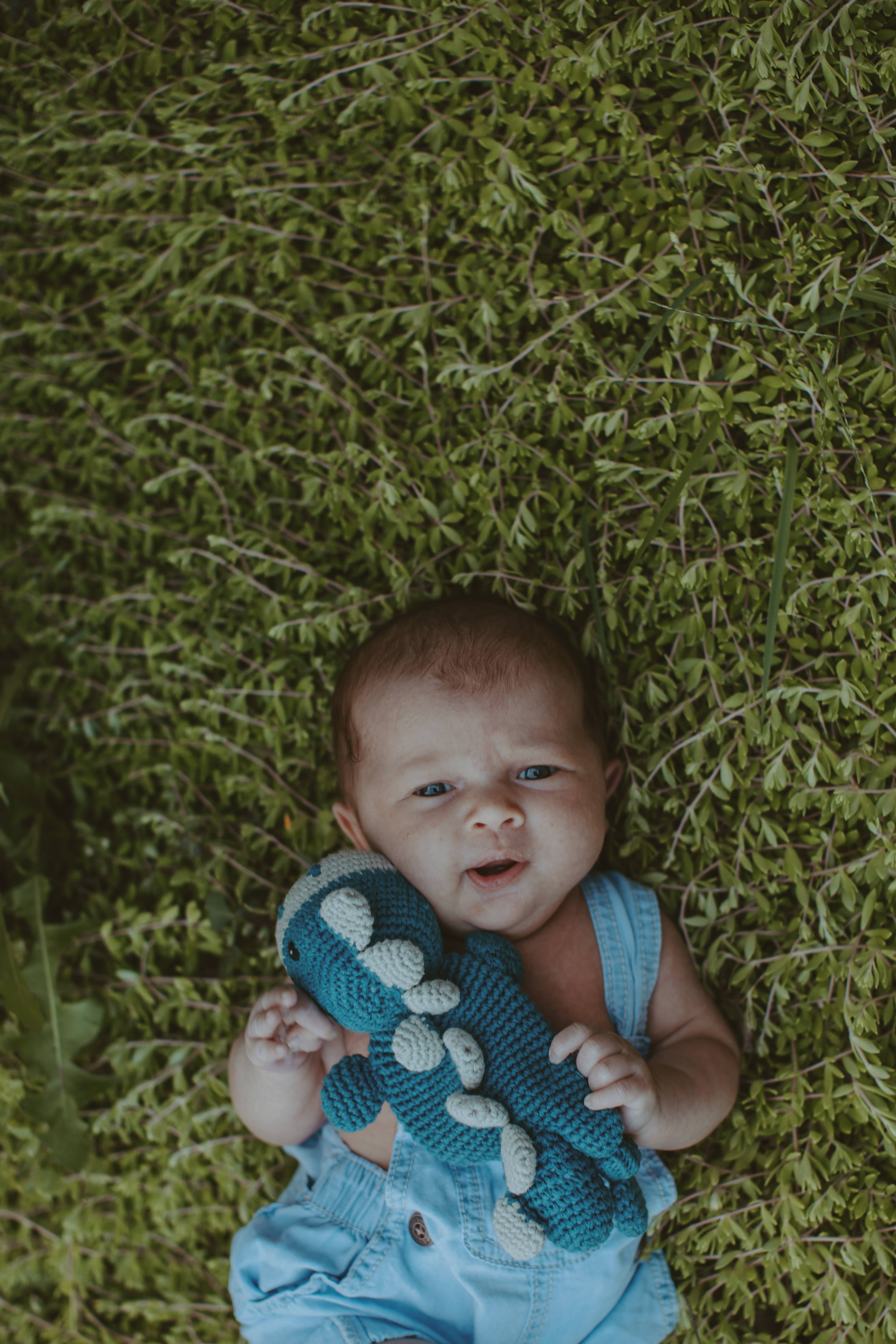 Pebblechild - Venta al por mayor Peluche - Niños y bebés - Manta de apego dinosaurio de ganchillo para bebé azul petróleo1