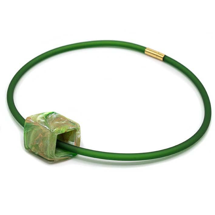 Kæde af GUMMI 1-linjet med Cube Earth for engroshandel hos FATES, style with a story