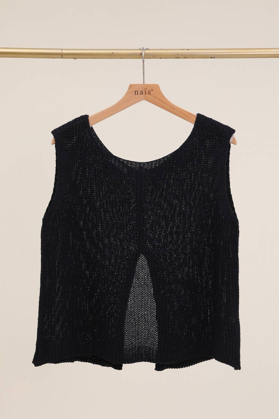 NAÏS PARIS – wholesale Knitted jumper – Women′s – SLEEVELESS ROUND NECK SWEATER, OPEN BUTTONED BACK IN COTTON3