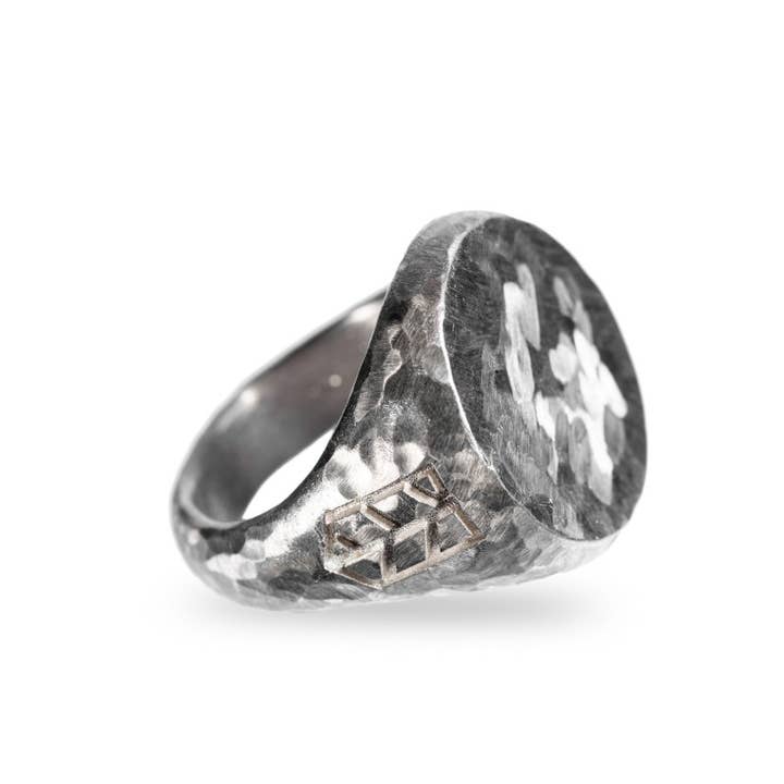 Chevalière - Hammered pour la vente par Bleu Nomade