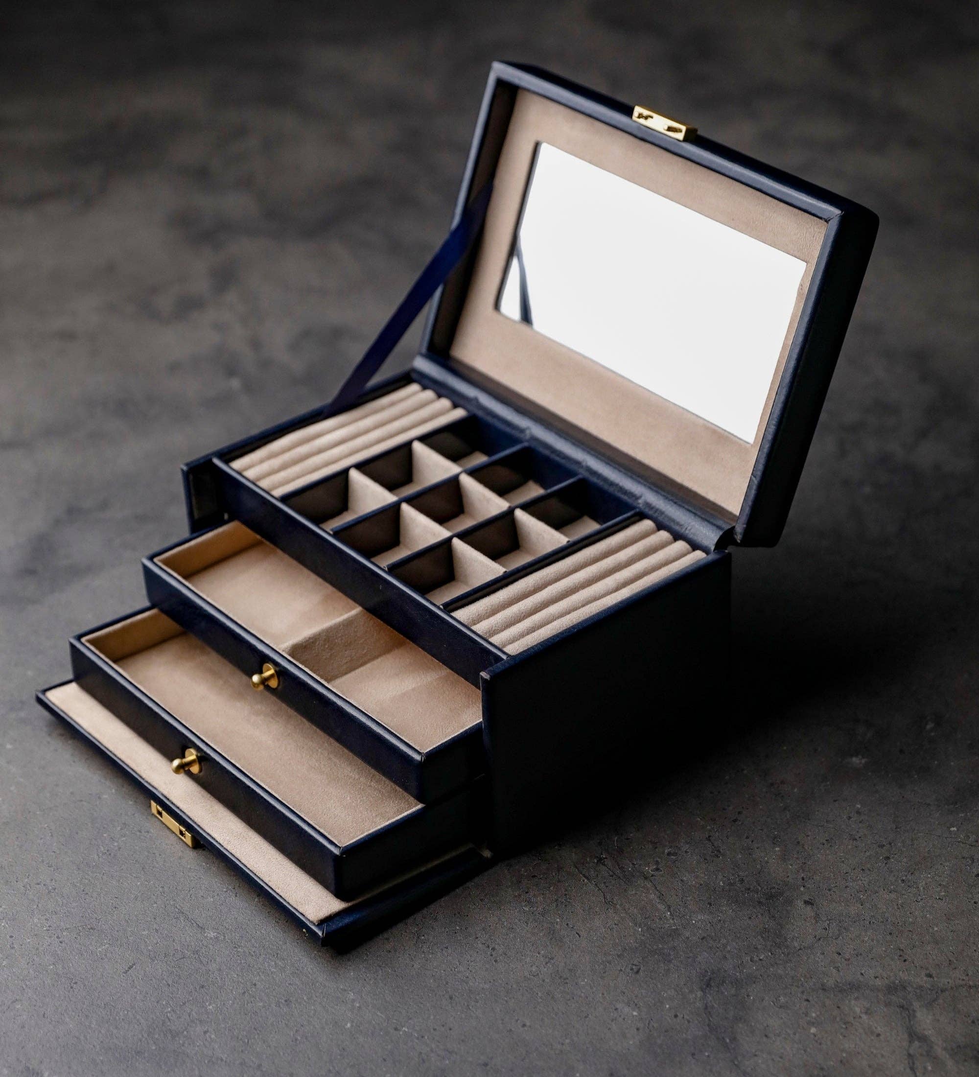 Time Resistance - Wholesale Jewellery box/organiser - Leather Jewelry Box for Women - Beloved22