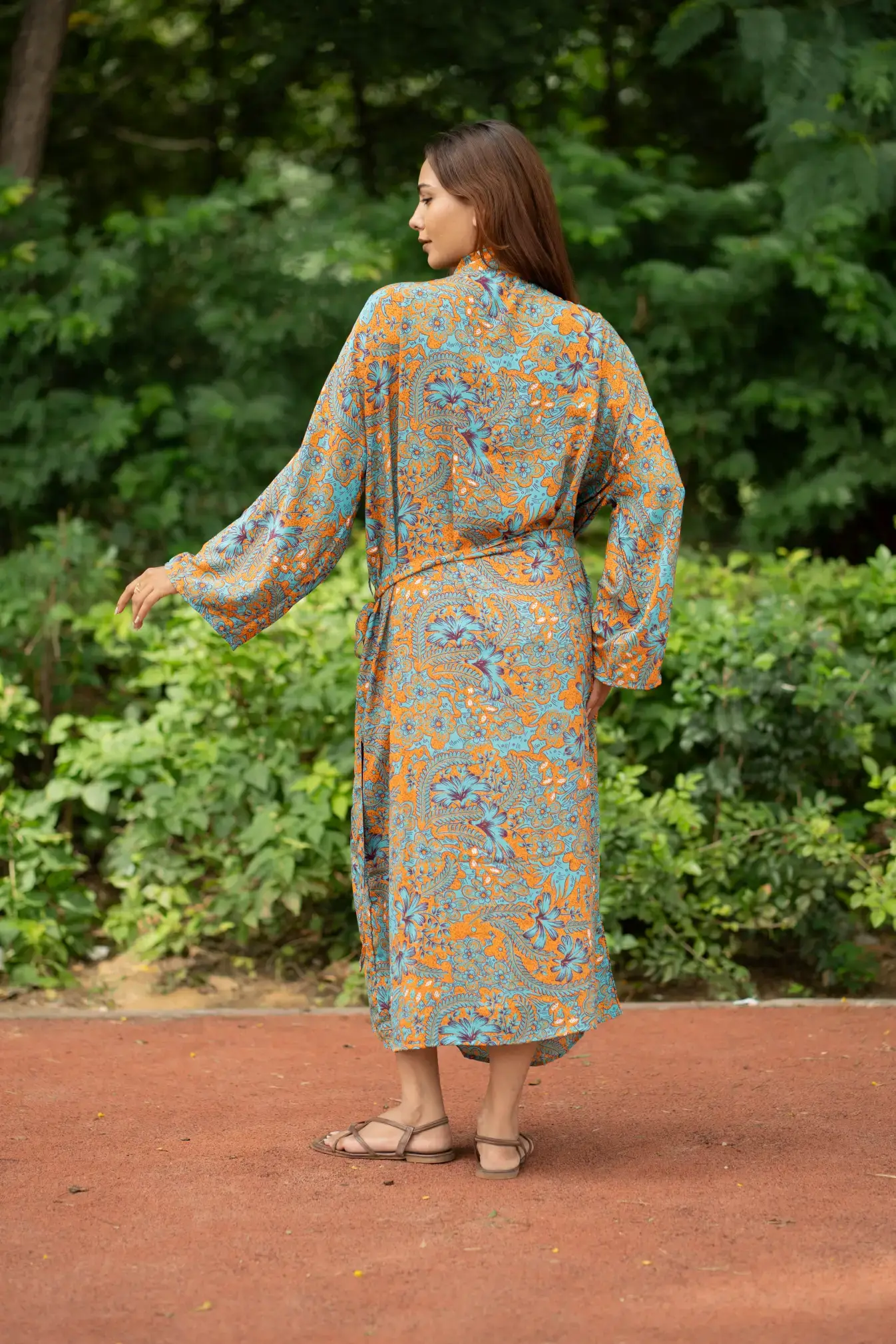 The Eastern Loom - Wholesale Kimono - Dames - Boheemse nieuwe zijden sari-kimono voor dames | Regal House strandjas7