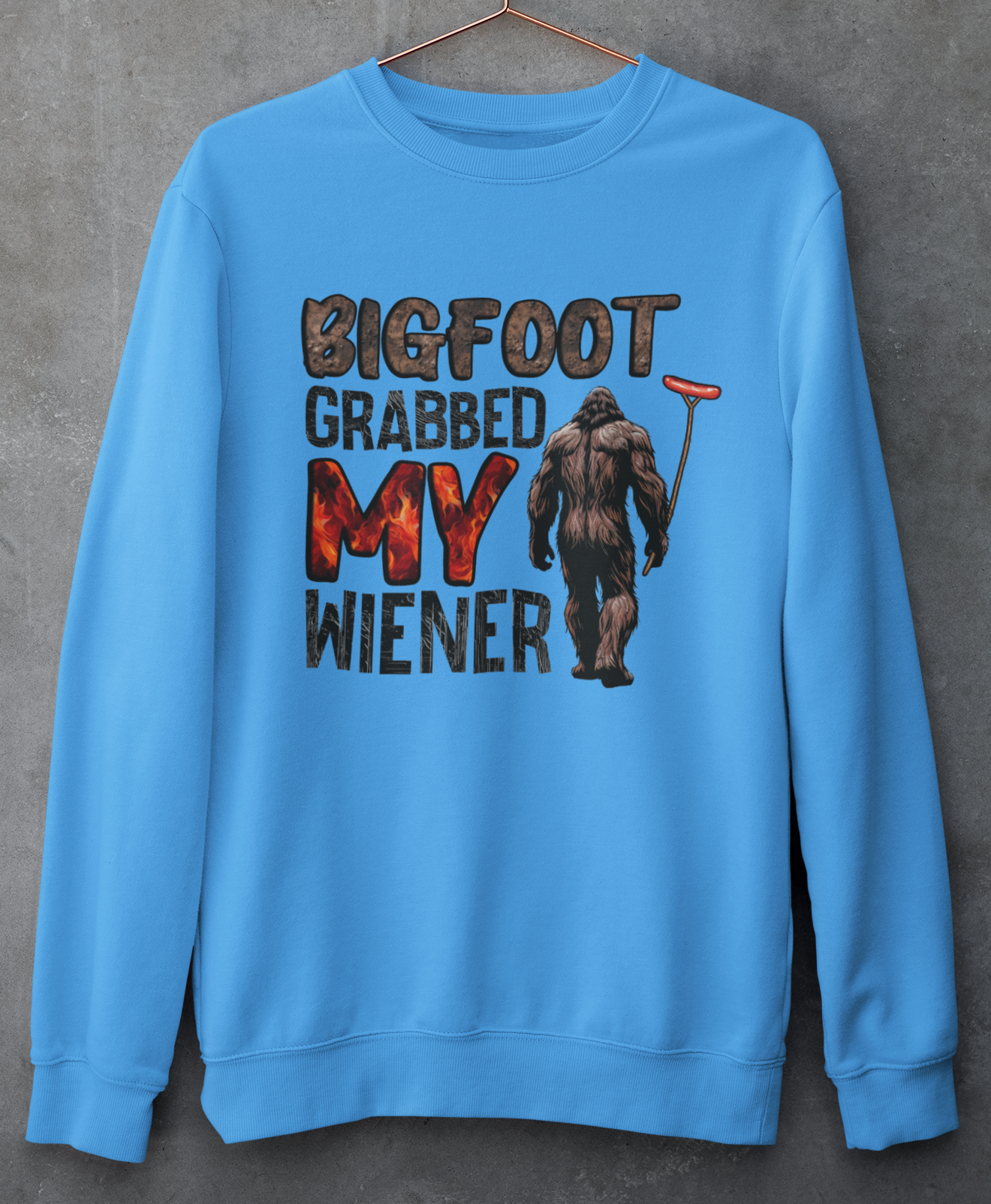 Squatchin’ Country - Venta al por mayor Camiseta estampada - Unisex - Bigfoot agarró mi camiseta de salchicha (amarilla)8