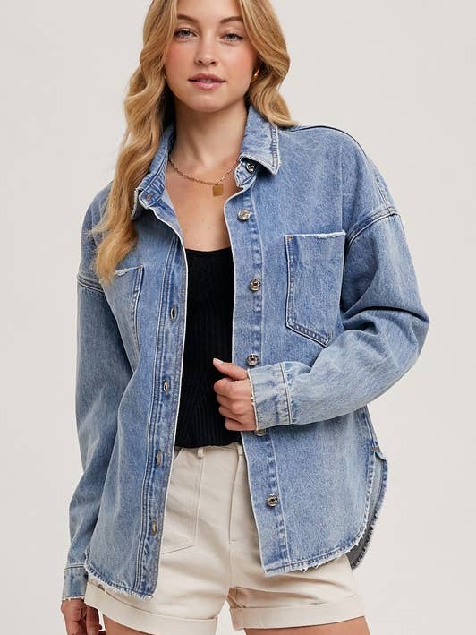 DENIMJAKKE MED DELFINKANT MED KNAP for engroshandel hos Pink Irene Wholesale