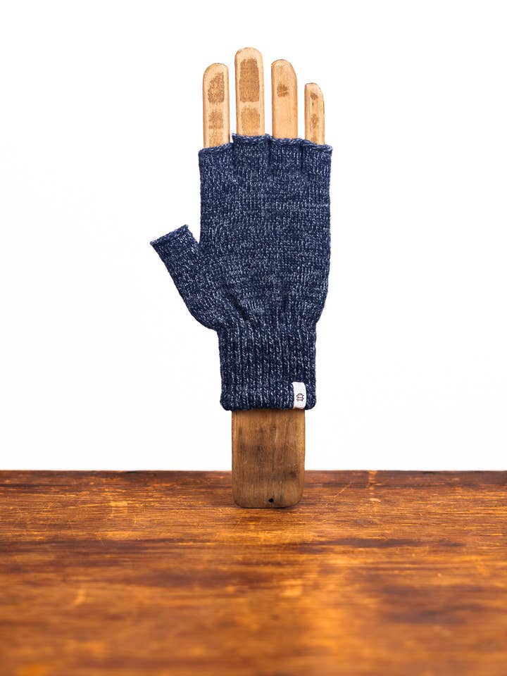 Gants en laine mélangée en denim pour la vente par Upstate Stock