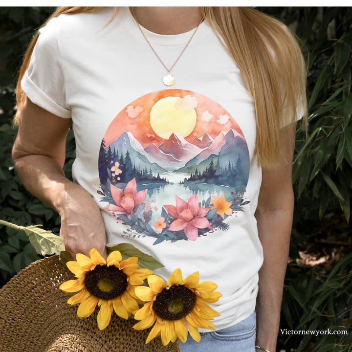 Sun Over Mountains Farverig T-shirt for engroshandel hos Victorholistics